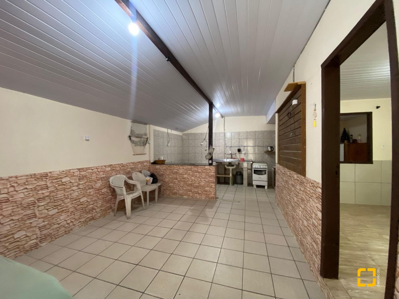 Casa com 120m², 2 quartos, 2 garagens, no bairro Ribeirão da Ilha em Florianópolis