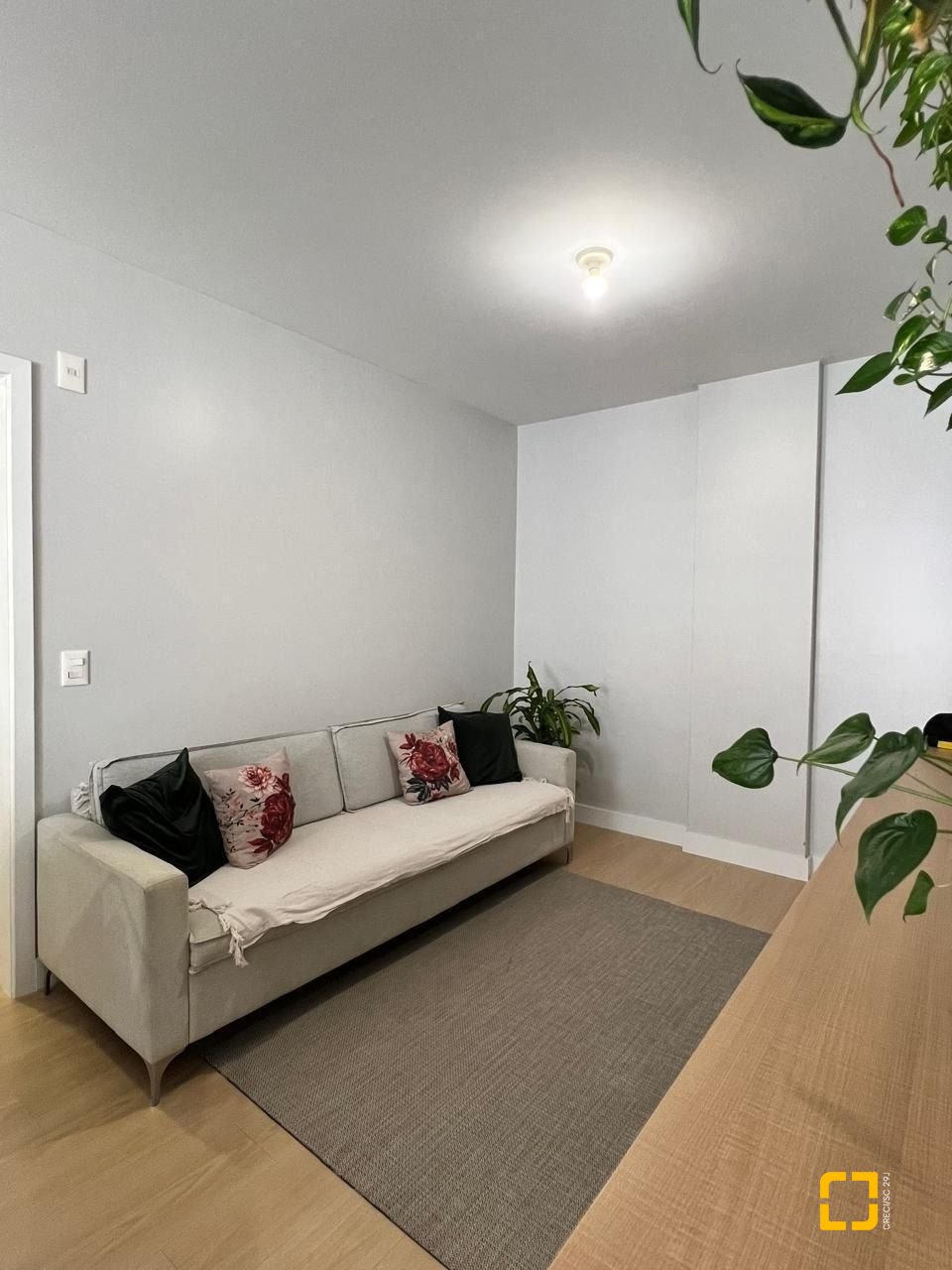 Apartamento com 82m², 3 quartos (sendo 1 suíte), 2 garagens, no bairro Jardim Cidade de Florianópolis em São José