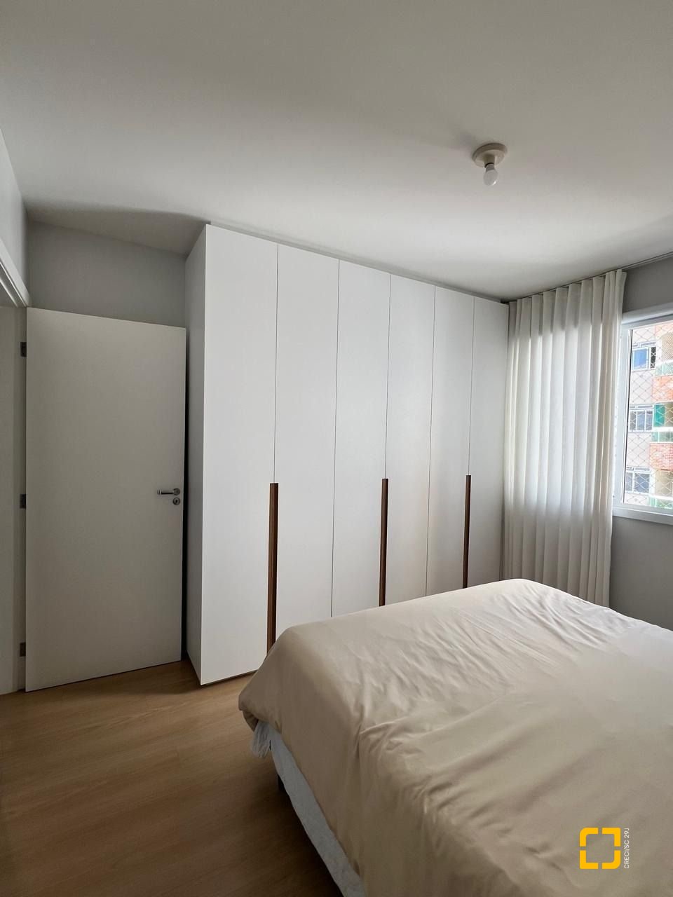 Apartamento com 82m², 3 quartos (sendo 1 suíte), 2 garagens, no bairro Jardim Cidade de Florianópolis em São José