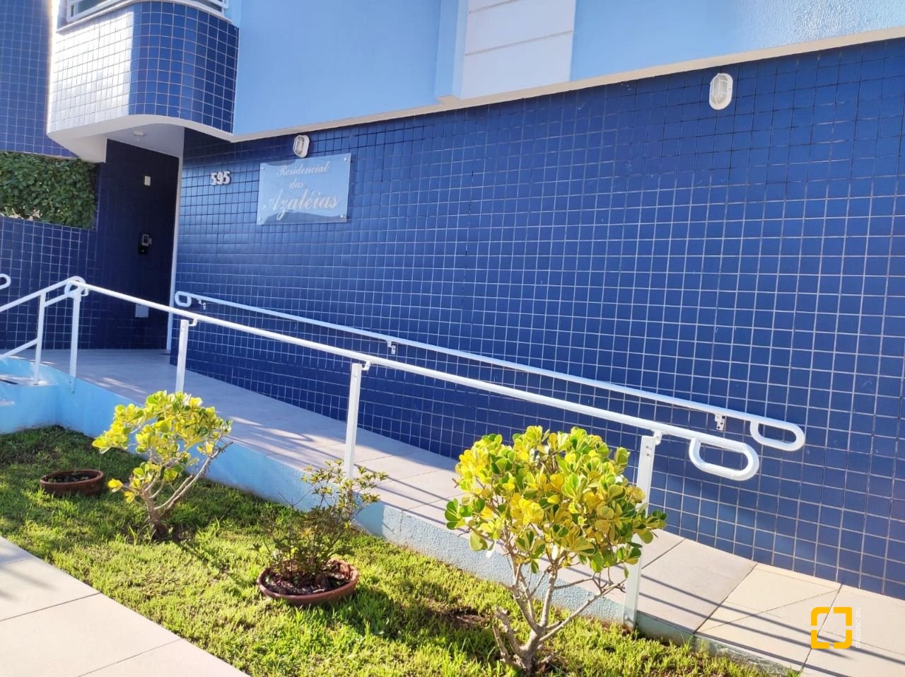 Apartamento com 82m², 3 quartos (sendo 1 suíte), 2 garagens, no bairro Jardim Cidade de Florianópolis em São José