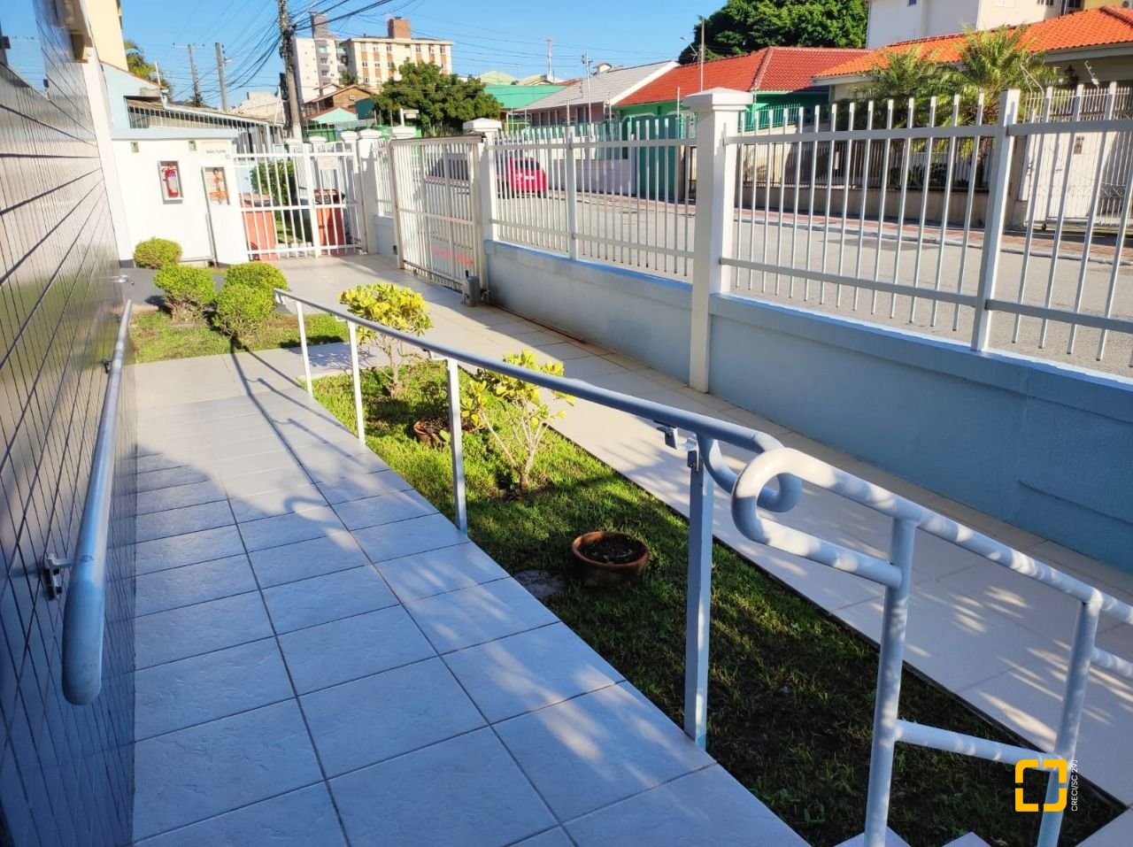 Apartamento com 82m², 3 quartos (sendo 1 suíte), 2 garagens, no bairro Jardim Cidade de Florianópolis em São José
