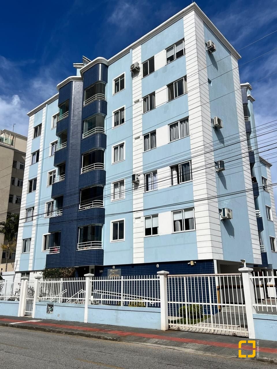 Apartamento com 82m², 3 quartos (sendo 1 suíte), 2 garagens, no bairro Jardim Cidade de Florianópolis em São José