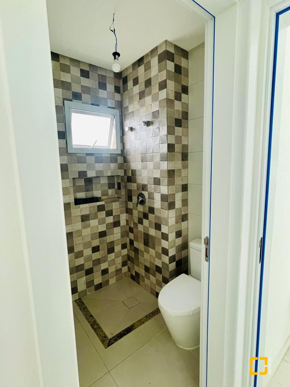 Casa com 181m², 4 quartos (sendo 4 suítes), 2 garagens, no bairro Ingleses do Rio Vermelho em Florianópolis