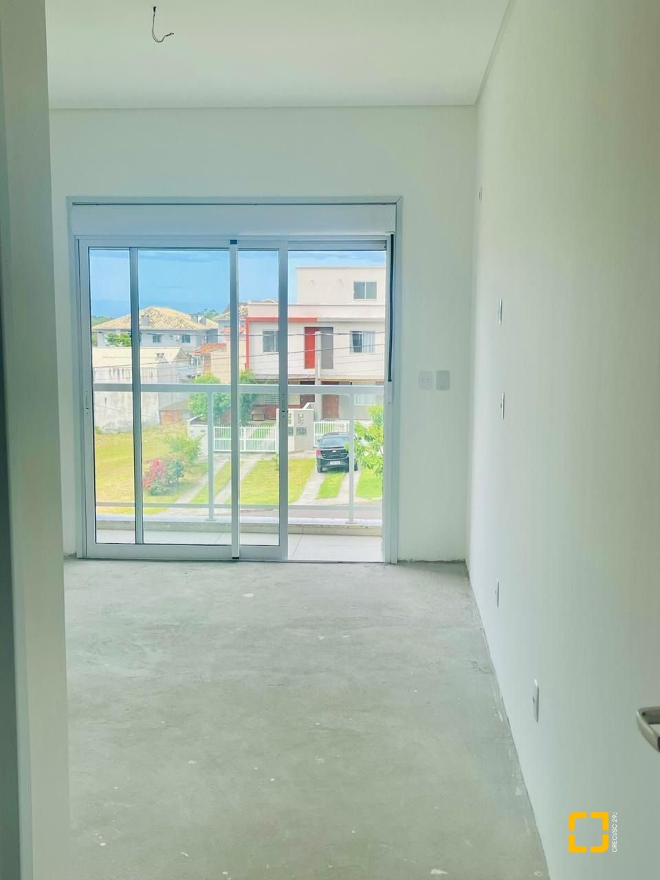 Casa com 181m², 4 quartos (sendo 4 suítes), 2 garagens, no bairro Ingleses do Rio Vermelho em Florianópolis