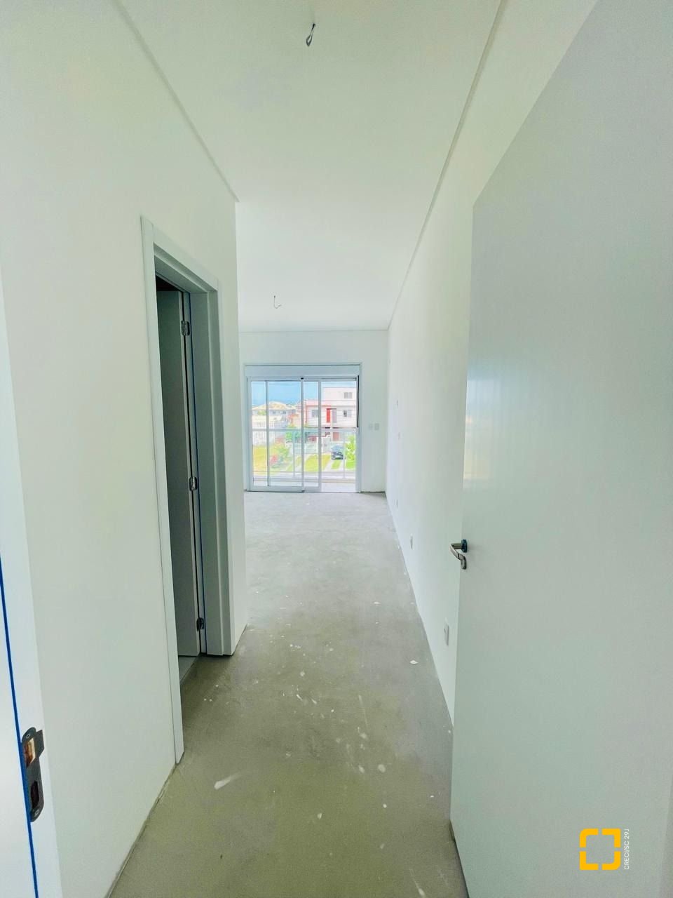 Casa com 181m², 4 quartos (sendo 4 suítes), 2 garagens, no bairro Ingleses do Rio Vermelho em Florianópolis