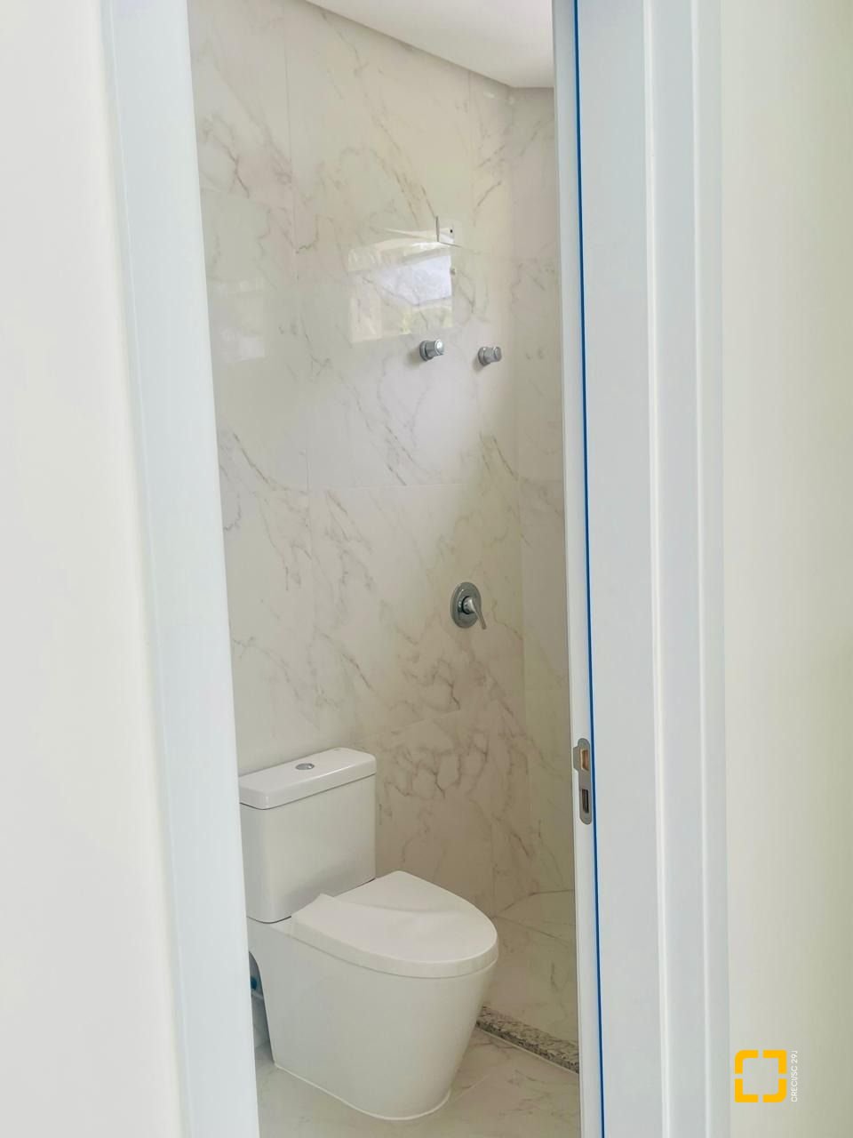 Casa com 181m², 4 quartos (sendo 4 suítes), 2 garagens, no bairro Ingleses do Rio Vermelho em Florianópolis