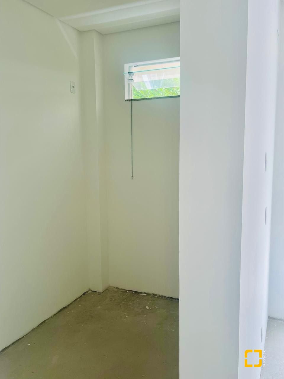 Casa com 181m², 4 quartos (sendo 4 suítes), 2 garagens, no bairro Ingleses do Rio Vermelho em Florianópolis