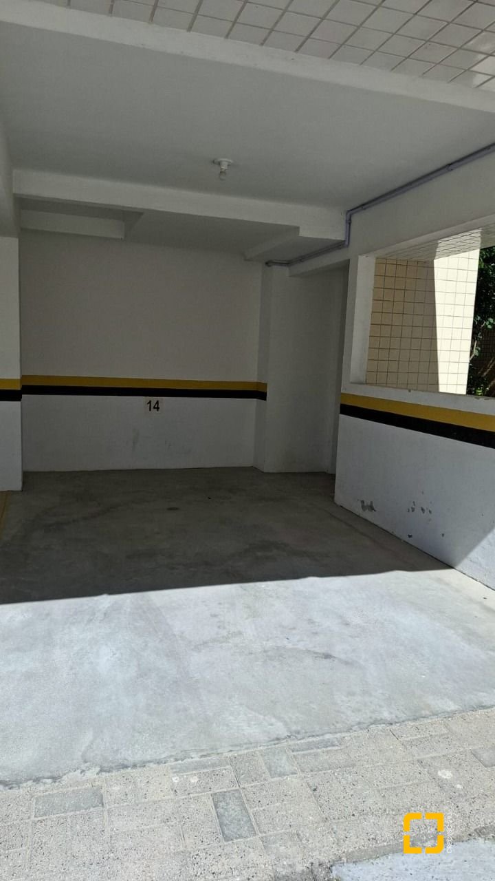 Apartamento com 65m², 2 quartos, 1 garagem, no bairro Córrego Grande em Florianópolis