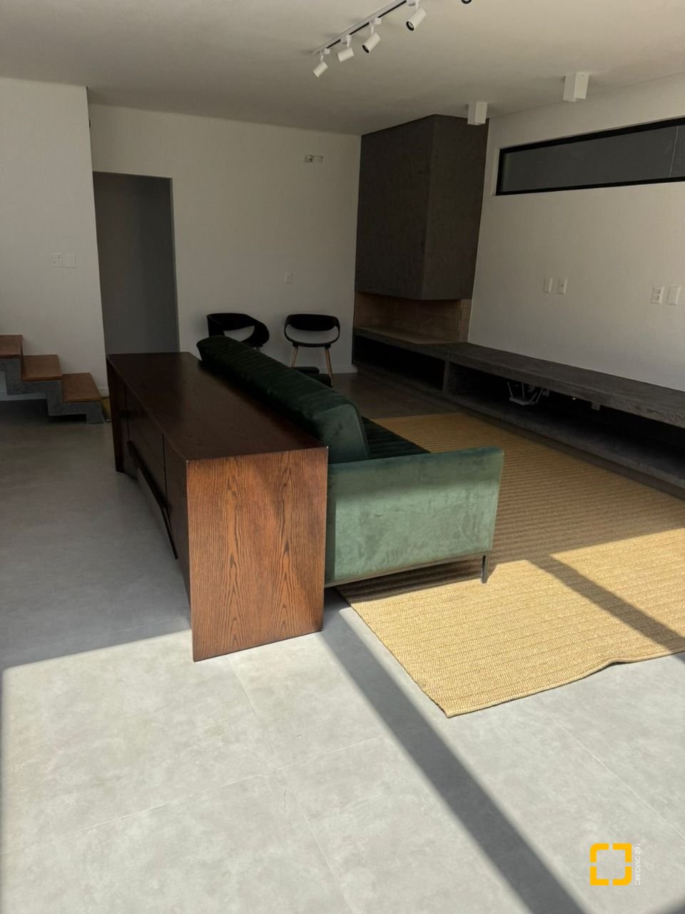 Casa com 512m², 12 quartos (sendo 6 suítes), 4 garagens, no bairro Campeche em Florianópolis