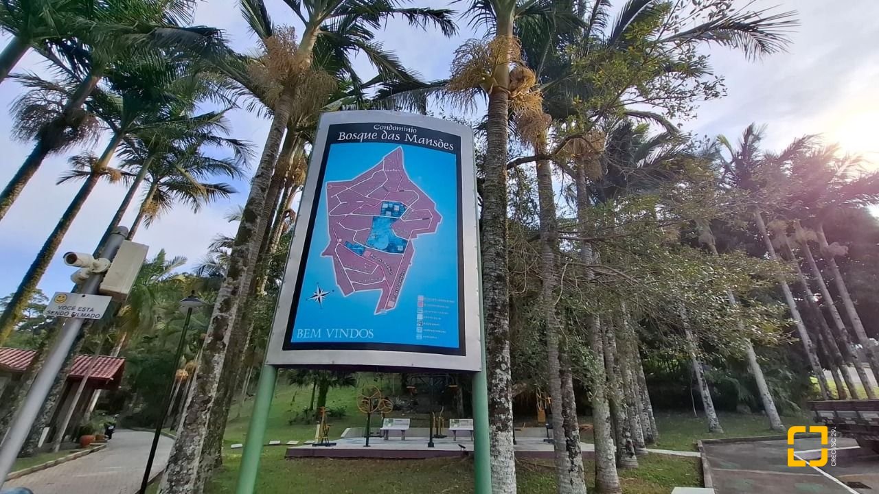 Terreno com 801m², no bairro Capoeiras em São José