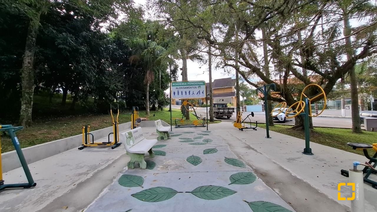 Terreno com 801m², no bairro Capoeiras em São José
