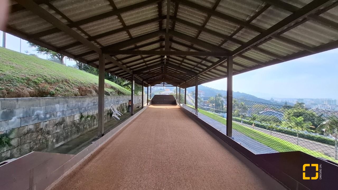 Terreno com 801m², no bairro Capoeiras em São José