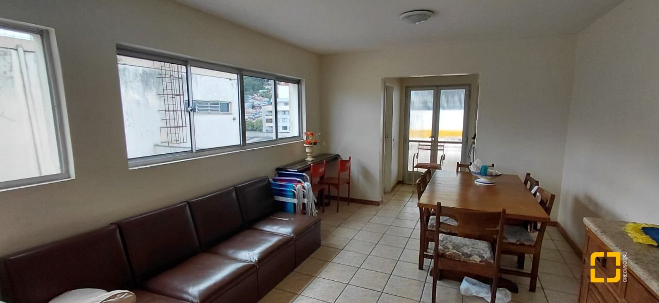 Apartamento com 92m², 3 quartos, no bairro Centro em Florianópolis