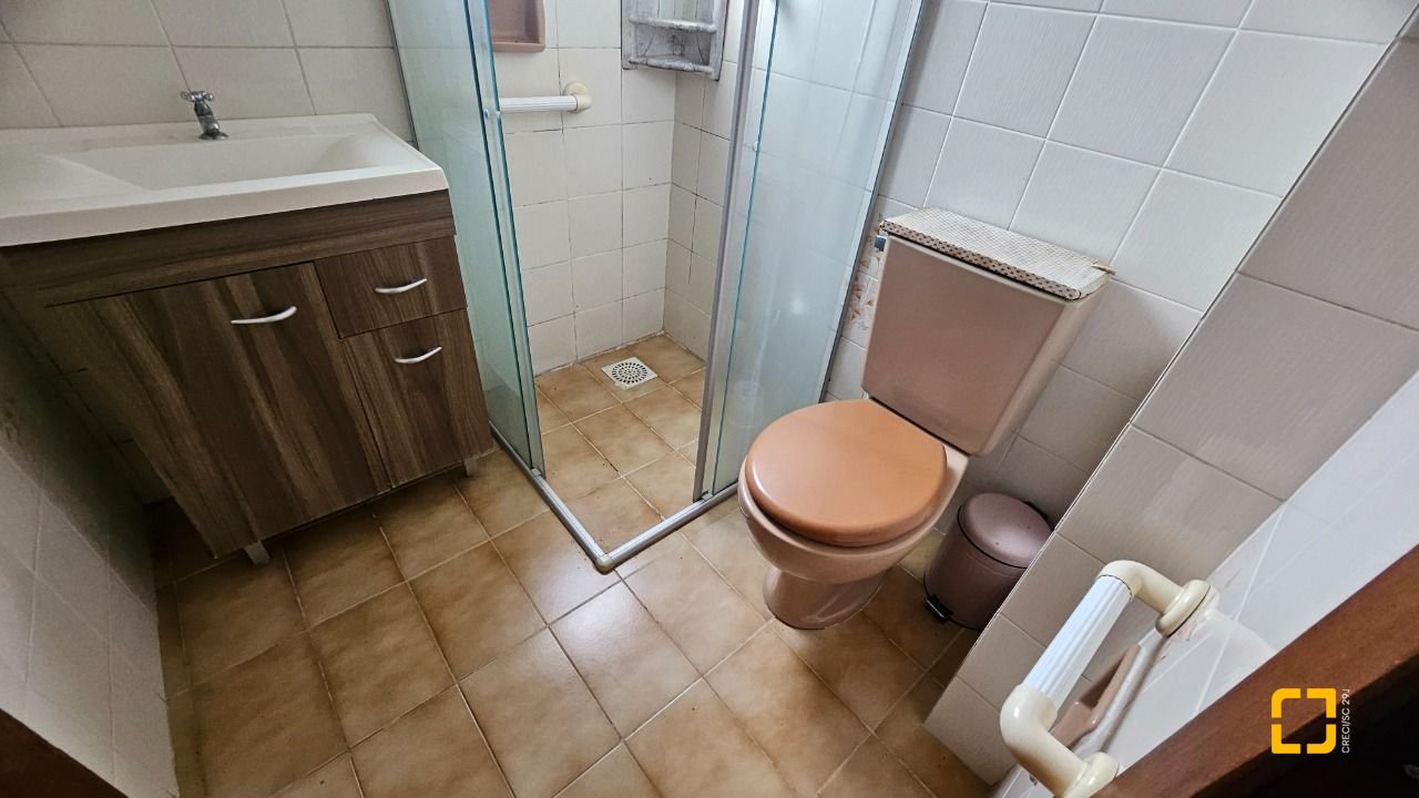 Apartamento com 63m², 2 quartos, 1 garagem, no bairro Kobrasol em São José