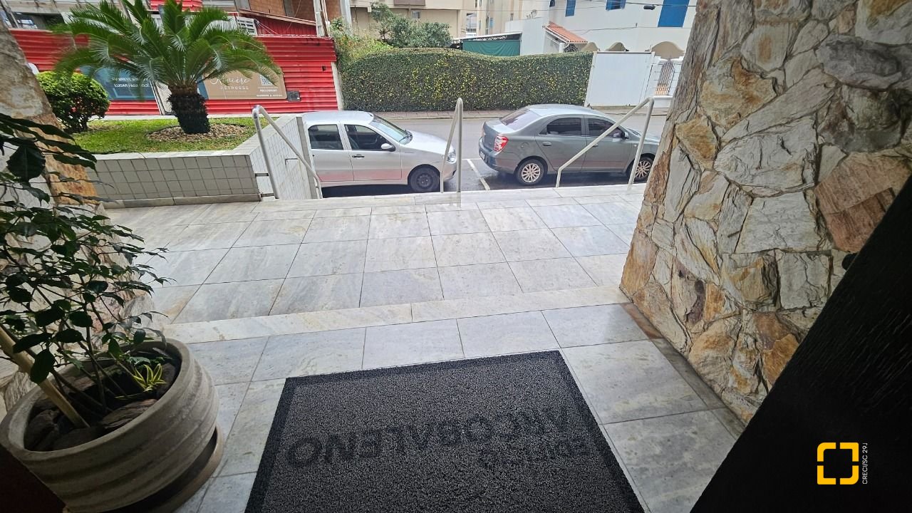 Apartamento com 63m², 2 quartos, 1 garagem, no bairro Kobrasol em São José