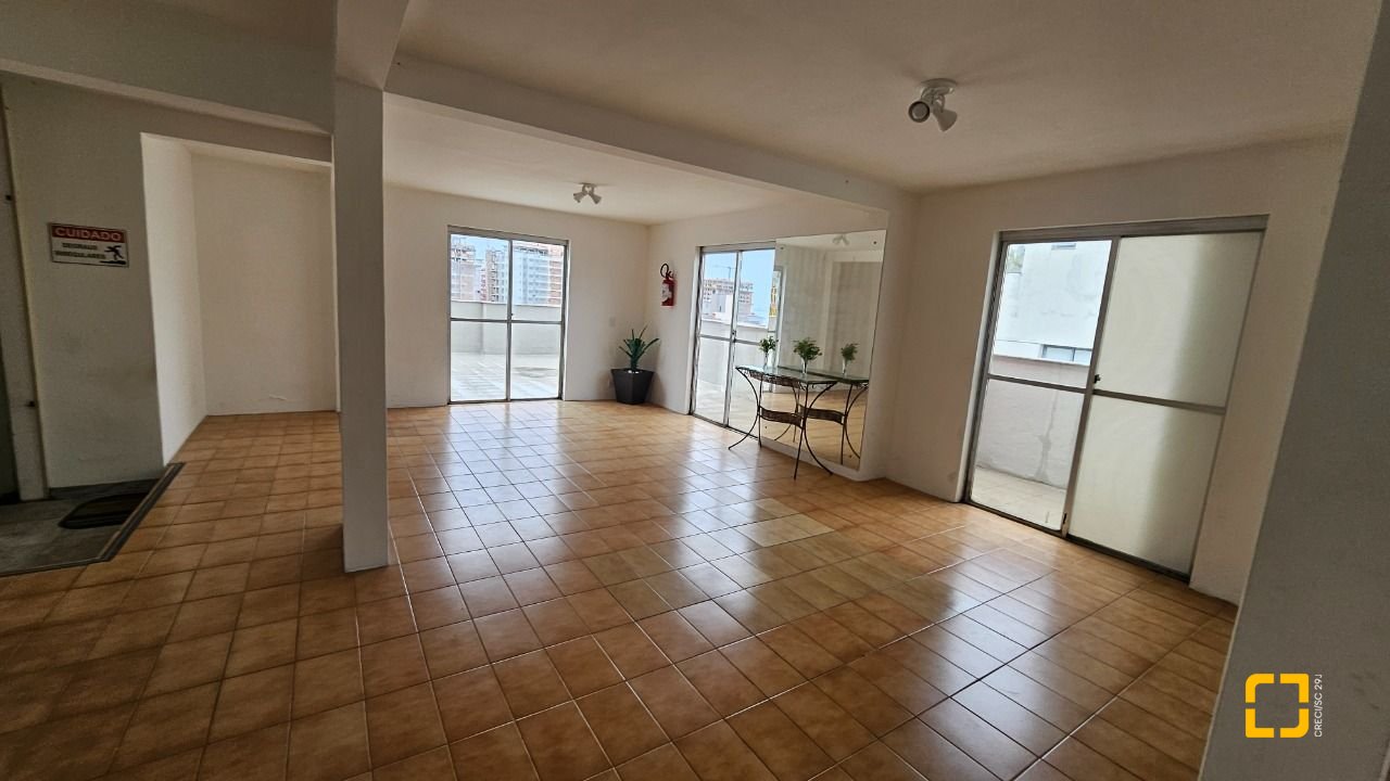 Apartamento com 63m², 2 quartos, 1 garagem, no bairro Kobrasol em São José