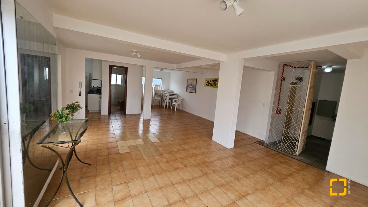 Apartamento com 63m², 2 quartos, 1 garagem, no bairro Kobrasol em São José
