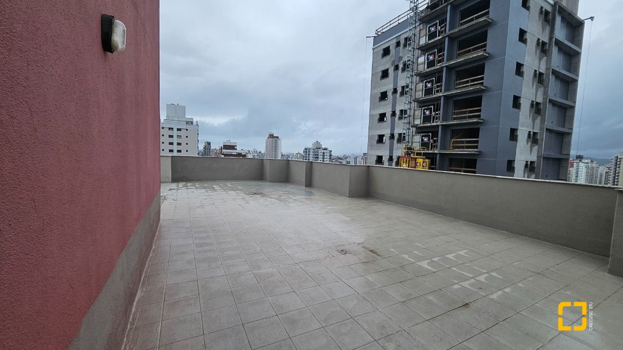 Apartamento com 63m², 2 quartos, 1 garagem, no bairro Kobrasol em São José