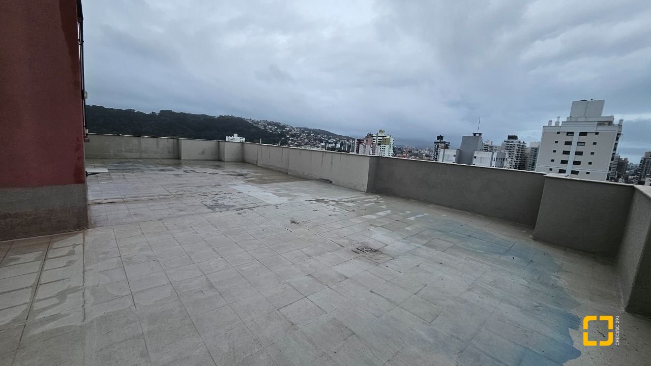 Apartamento com 63m², 2 quartos, 1 garagem, no bairro Kobrasol em São José