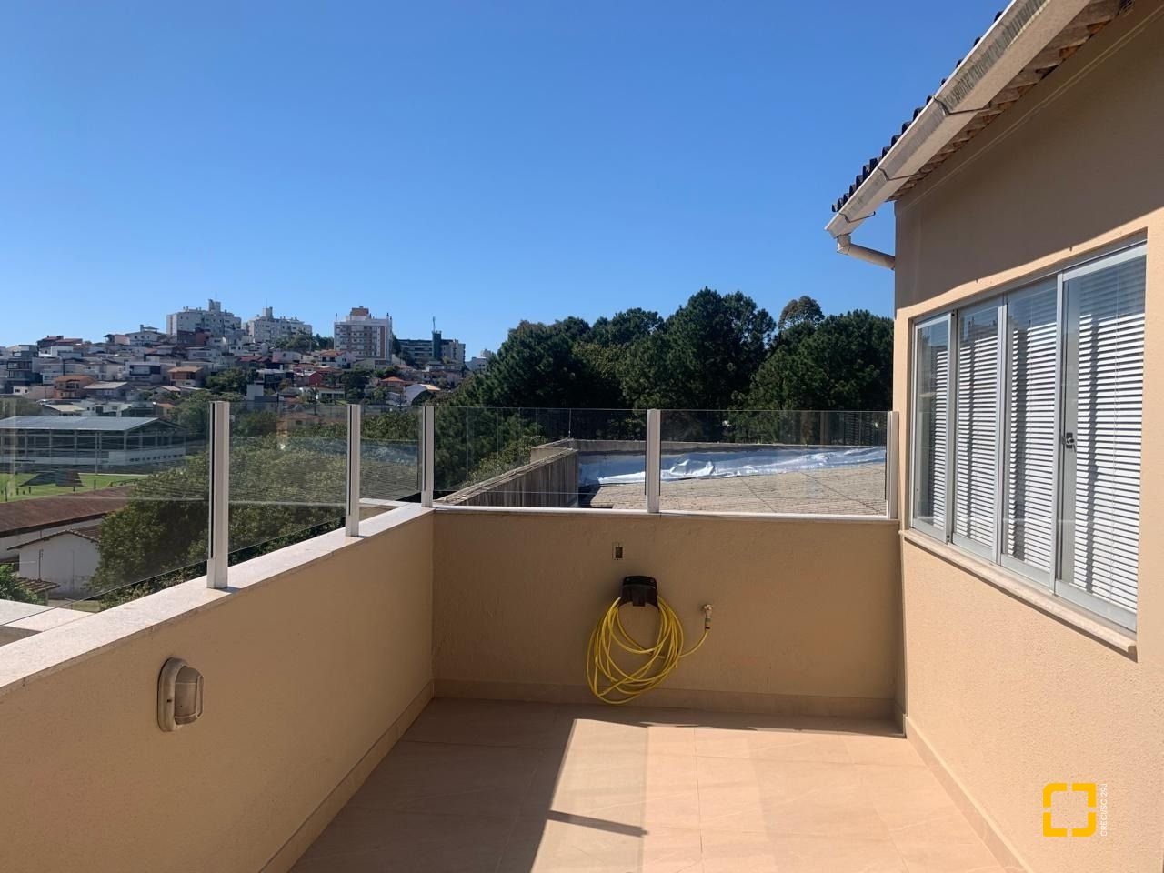 Cobertura com 133m², 5 quartos (sendo 1 suíte), 1 garagem, no bairro Estreito em Florianópolis