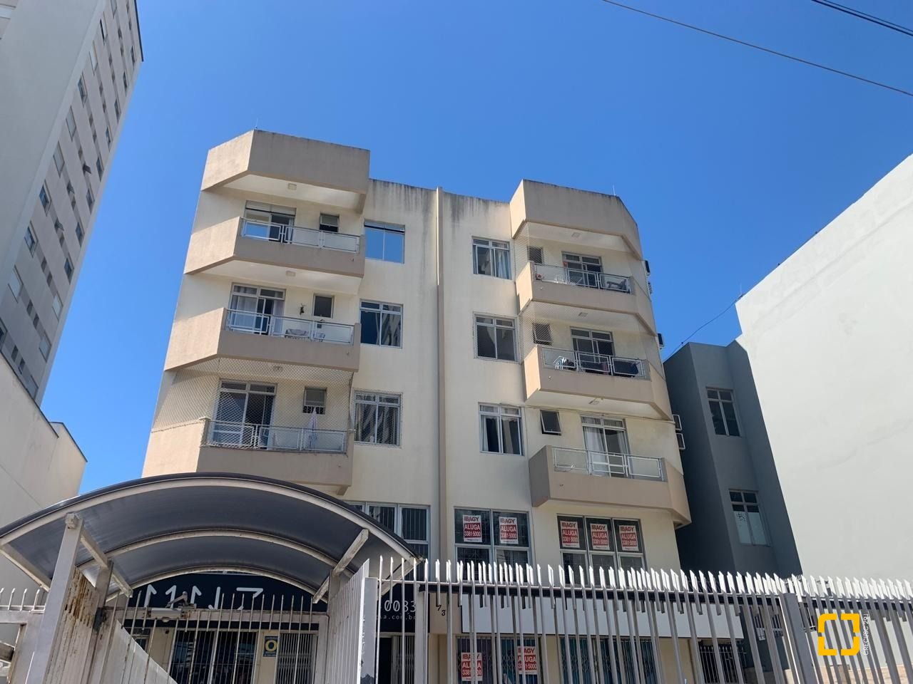 Cobertura com 133m², 5 quartos (sendo 1 suíte), 1 garagem, no bairro Estreito em Florianópolis