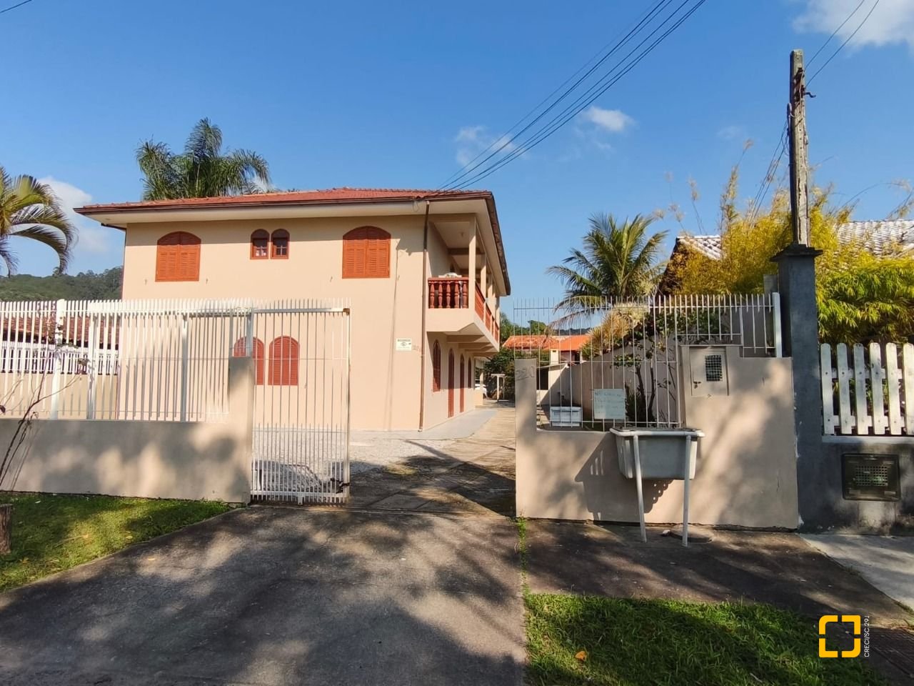 Casa com 240m², 7 quartos, 4 garagens, no bairro Canasvieiras em Florianópolis