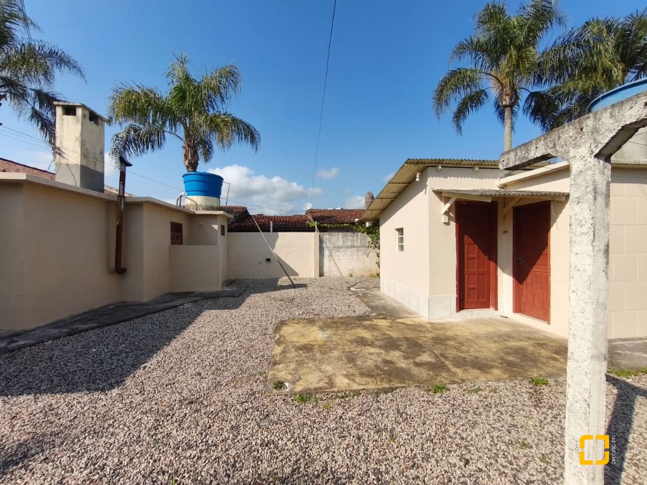 Casa com 240m², 7 quartos, 4 garagens, no bairro Canasvieiras em Florianópolis