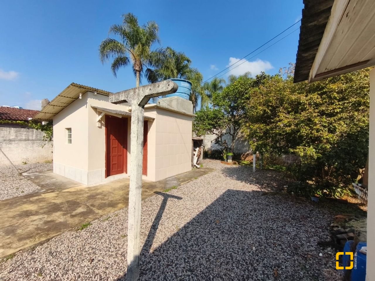 Casa com 240m², 7 quartos, 4 garagens, no bairro Canasvieiras em Florianópolis