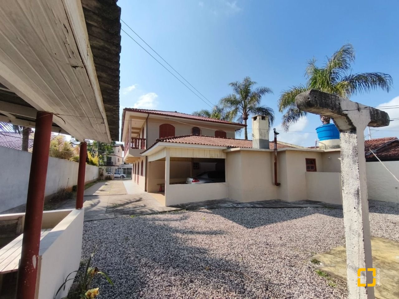 Casa com 240m², 7 quartos, 4 garagens, no bairro Canasvieiras em Florianópolis