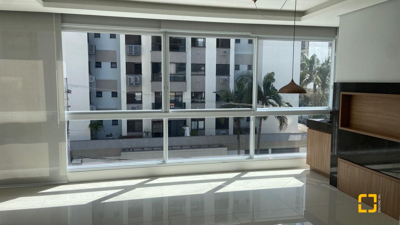 Apartamento com 169m², 8 quartos (sendo 4 suítes), 2 garagens, no bairro Centro em Florianópolis