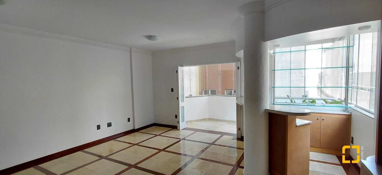 Apartamento com 140m², 4 quartos (sendo 1 suíte), 1 garagem, no bairro Agronômica em Florianópolis