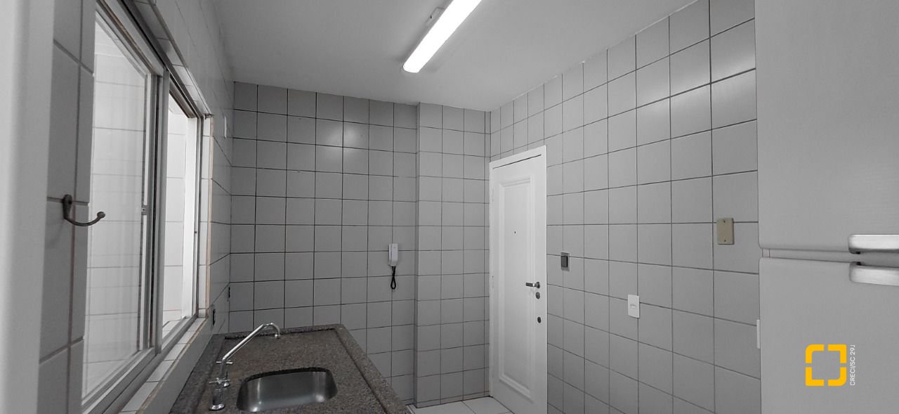 Apartamento com 140m², 4 quartos (sendo 1 suíte), 1 garagem, no bairro Agronômica em Florianópolis
