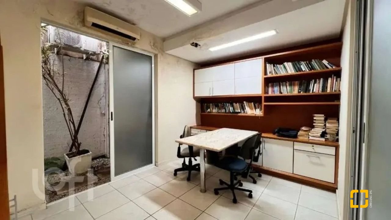 Casa com 221m², no bairro Santa Mônica em Florianópolis