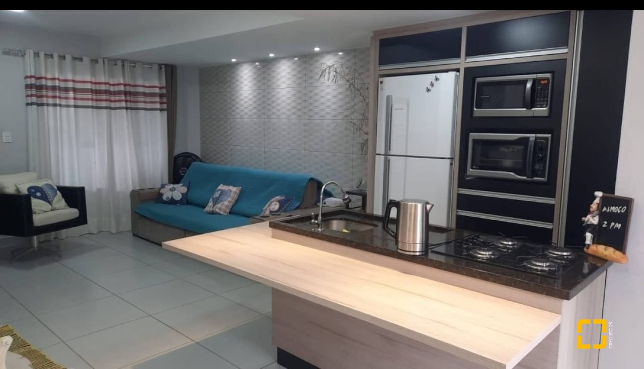 Casa com 107m², 4 quartos (sendo 1 suíte), 2 garagens, no bairro Ingleses em Florianópolis