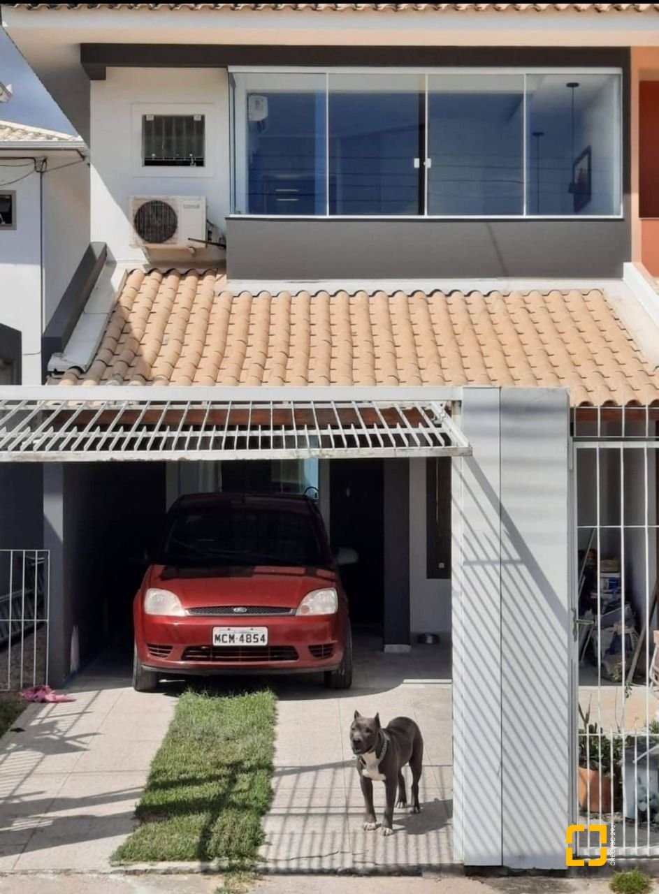 Casa com 107m², 4 quartos (sendo 1 suíte), 2 garagens, no bairro Ingleses em Florianópolis