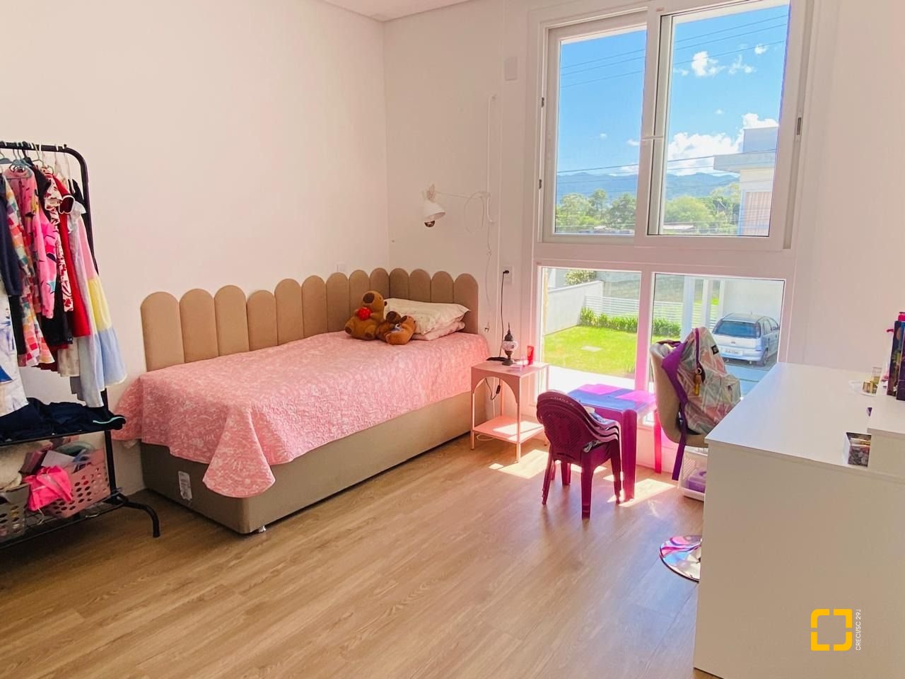 Casa de Condomínio com 267m², 8 quartos (sendo 3 suítes), 2 garagens, no bairro Campeche em Florianópolis