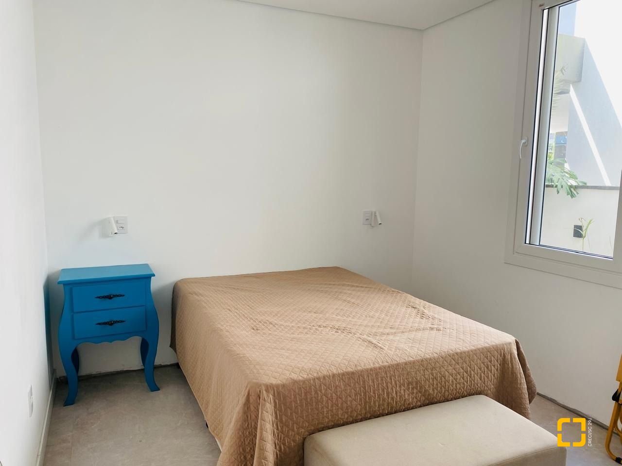 Casa de Condomínio com 267m², 8 quartos (sendo 3 suítes), 2 garagens, no bairro Campeche em Florianópolis