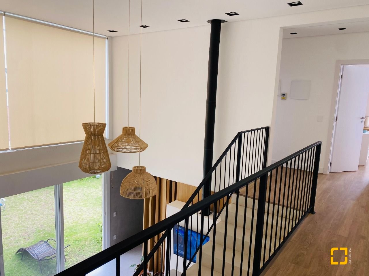 Casa de Condomínio com 267m², 8 quartos (sendo 3 suítes), 2 garagens, no bairro Campeche em Florianópolis