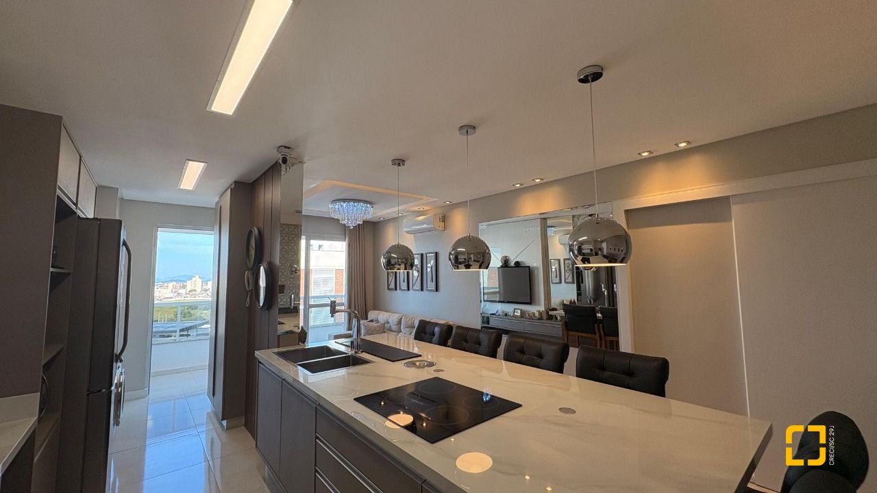 Apartamento com 85m², 4 quartos (sendo 1 suíte), 2 garagens, no bairro Pagani em Palhoça