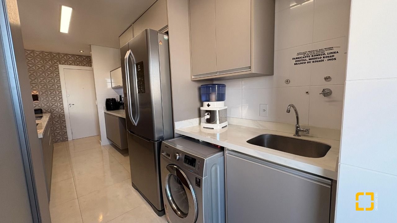 Apartamento com 85m², 4 quartos (sendo 1 suíte), 2 garagens, no bairro Pagani em Palhoça