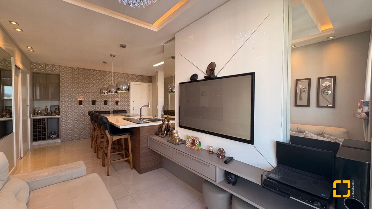 Apartamento com 85m², 3 quartos (sendo 1 suíte), 2 garagens, no bairro Pagani em Palhoça