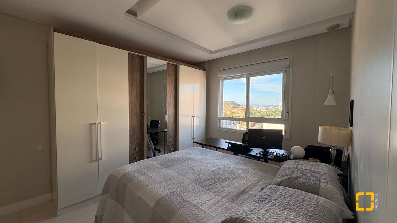 Apartamento com 85m², 3 quartos (sendo 1 suíte), 2 garagens, no bairro Pagani em Palhoça