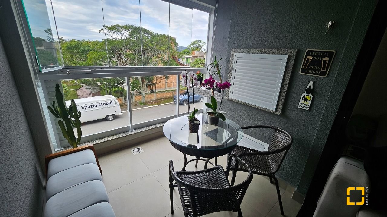 Apartamento com 82m², 4 quartos (sendo 1 suíte), 1 garagem, no bairro Canasvieiras em Florianópolis