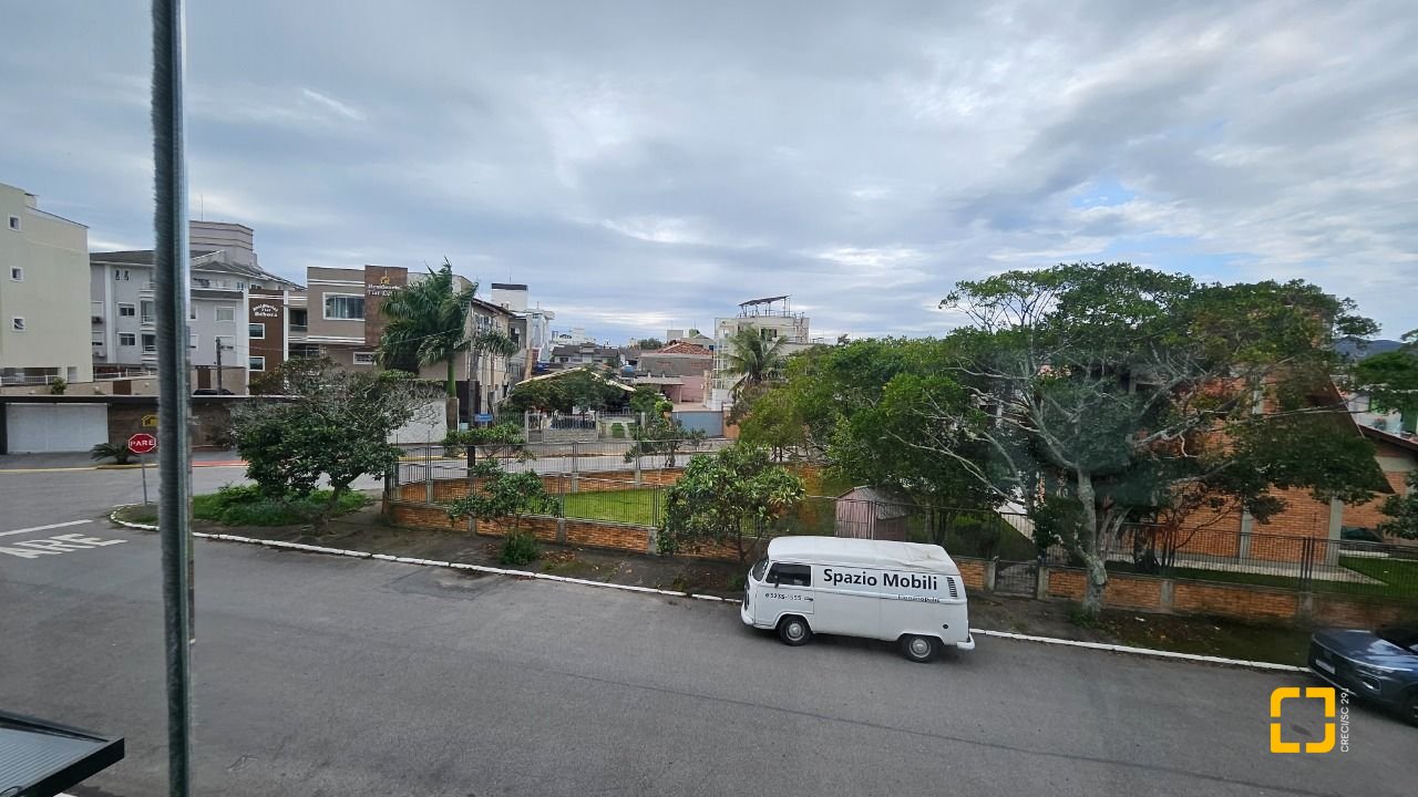 Apartamento com 82m², 4 quartos (sendo 1 suíte), 1 garagem, no bairro Canasvieiras em Florianópolis