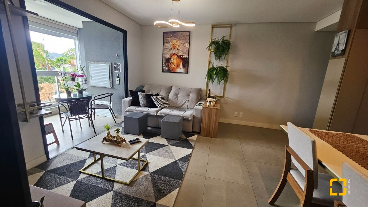 Apartamento com 82m², 4 quartos (sendo 1 suíte), 1 garagem, no bairro Canasvieiras em Florianópolis