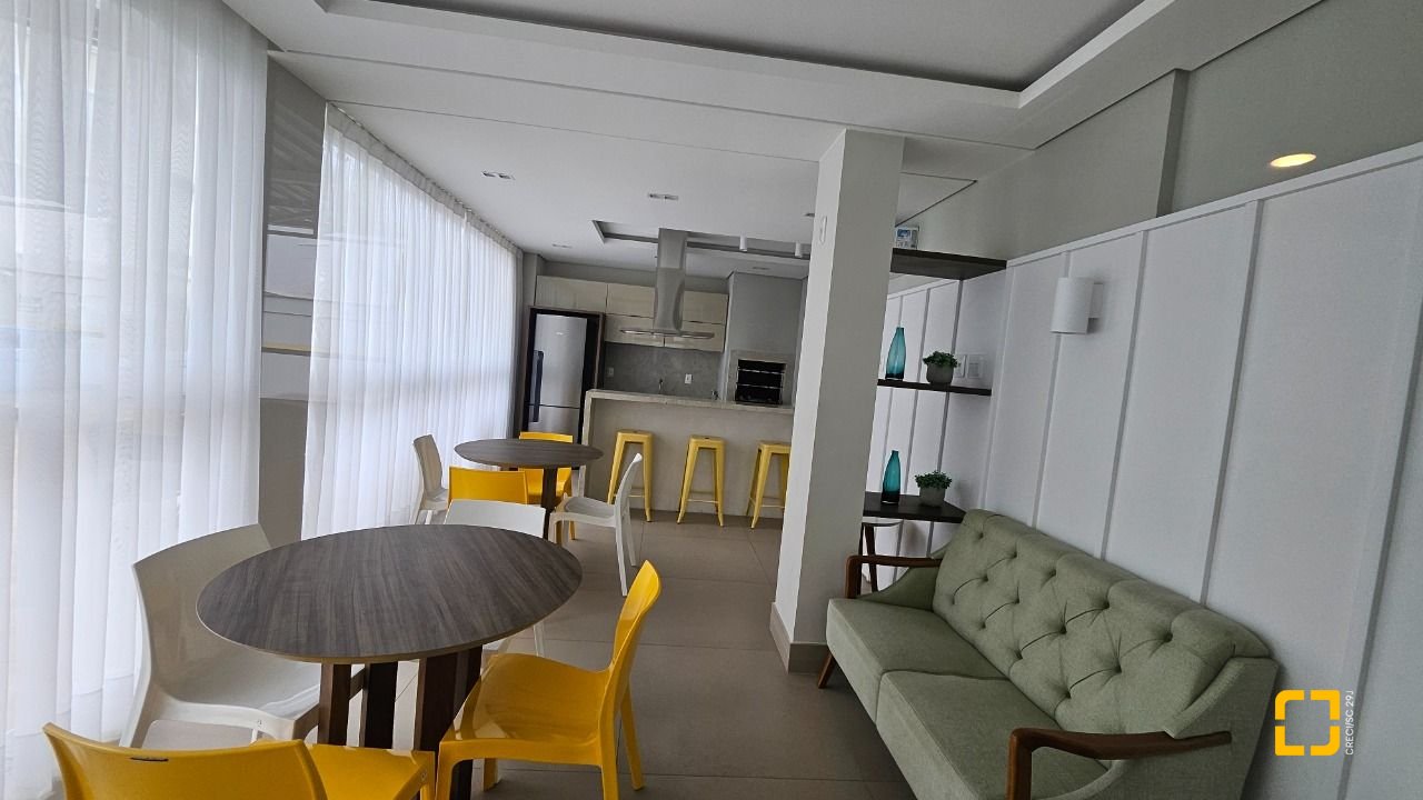 Apartamento com 82m², 4 quartos (sendo 1 suíte), 1 garagem, no bairro Canasvieiras em Florianópolis