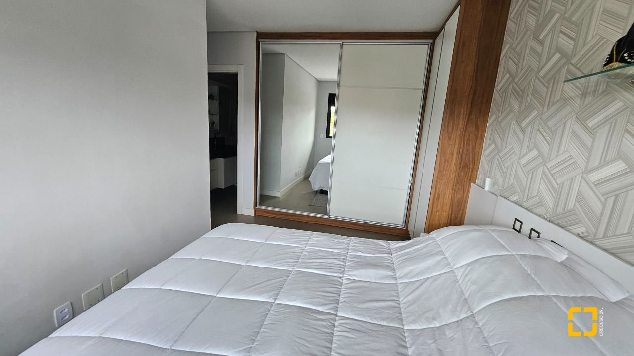 Apartamento com 82m², 4 quartos (sendo 1 suíte), 1 garagem, no bairro Canasvieiras em Florianópolis