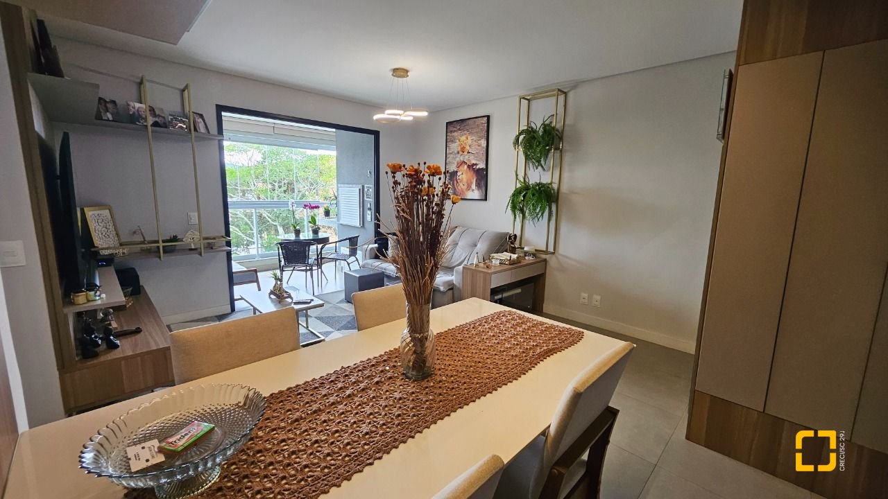 Apartamento com 82m², 4 quartos (sendo 1 suíte), 1 garagem, no bairro Canasvieiras em Florianópolis