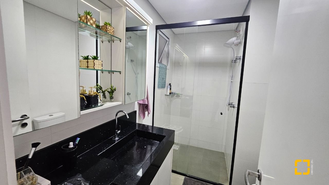 Apartamento com 82m², 4 quartos (sendo 1 suíte), 1 garagem, no bairro Canasvieiras em Florianópolis