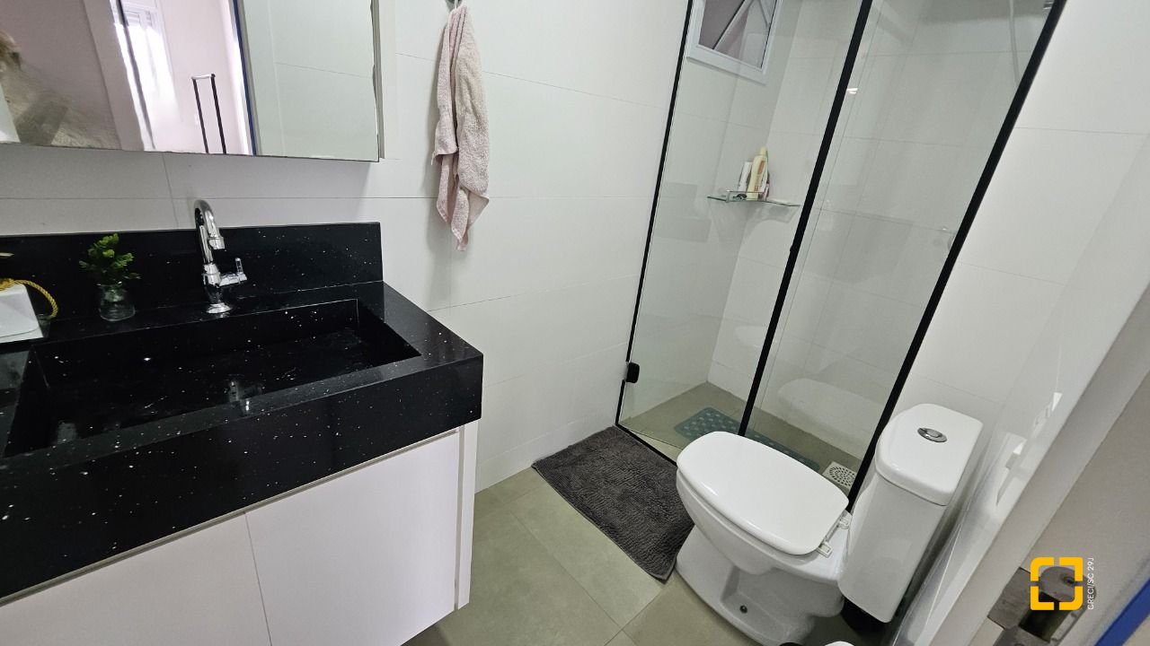 Apartamento com 82m², 4 quartos (sendo 1 suíte), 1 garagem, no bairro Canasvieiras em Florianópolis